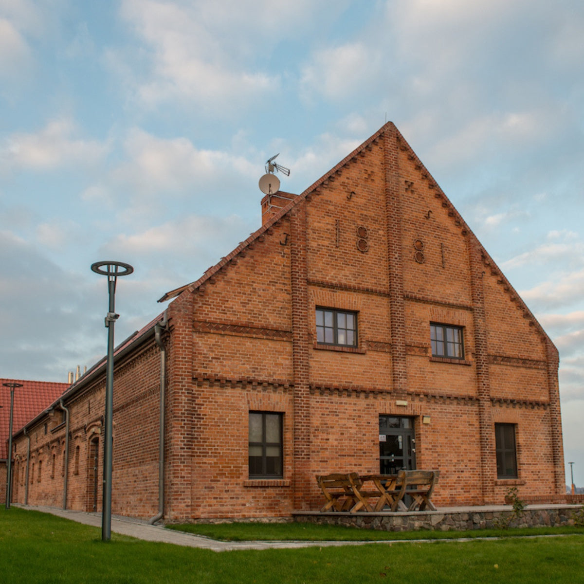 Perlé Rosé 2023 - Semi-Sparkling Rosé halbtrocken aus Polen - Winnica Turnau